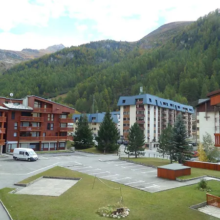 Apartment A Proche Centre Et Pistes